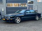 Jaguar XJR 4.0 V8 SUPERCHARGET NL auto boekjes T.I., Auto's, Jaguar, Achterwielaandrijving, Gebruikt, 8 cilinders, Zwart