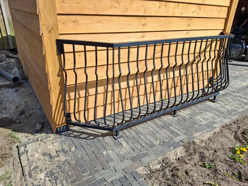 Hek voor balkon of balustrade erg goede staat, Dieren en Toebehoren, Hondenhokken, Ophalen of Verzenden, Zo goed als nieuw, 110 cm of meer