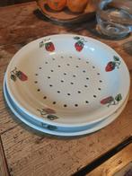 Aardbeien vergiet en schaal set, Ophalen of Verzenden, Overige stijlen, Aardewerk, Schaal of Schalen