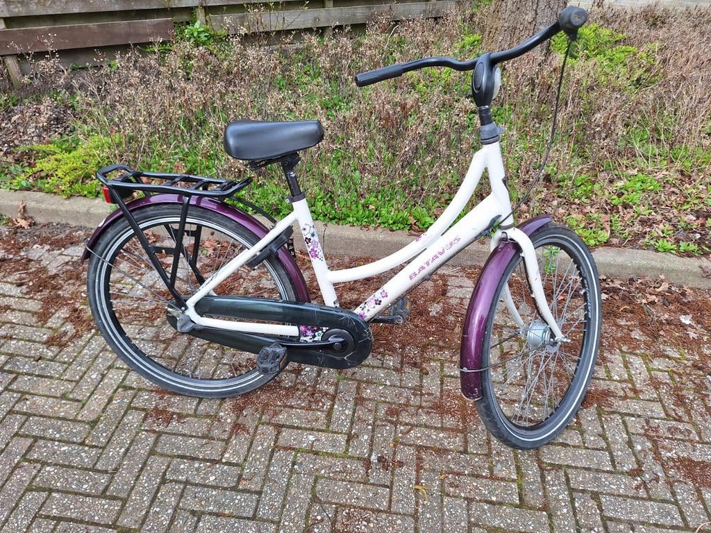Batavus kinderfiets wit/paars 26inch, Fietsen en Brommers, Ophalen, Terugtraprem, Batavus, Zo goed als nieuw