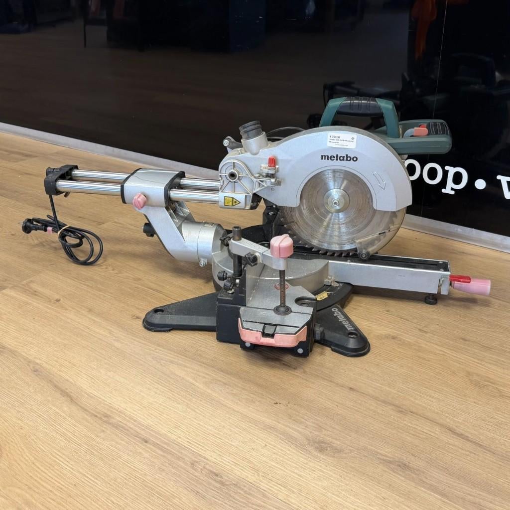Metabo KGS 254 M Afkortzaag | Met garantie, Doe-het-zelf en Verbouw, Gereedschap | Zaagmachines, Ophalen, Toulonselaan 72, Zo goed als nieuw