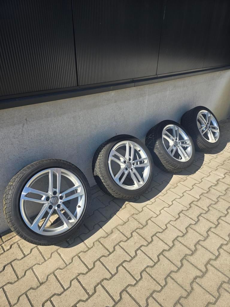 Originele Audi 18 inch velgen met Pirelli winterbanden, Auto-onderdelen, 18 inch, Gebruikt, Banden en Velgen, Winterbanden