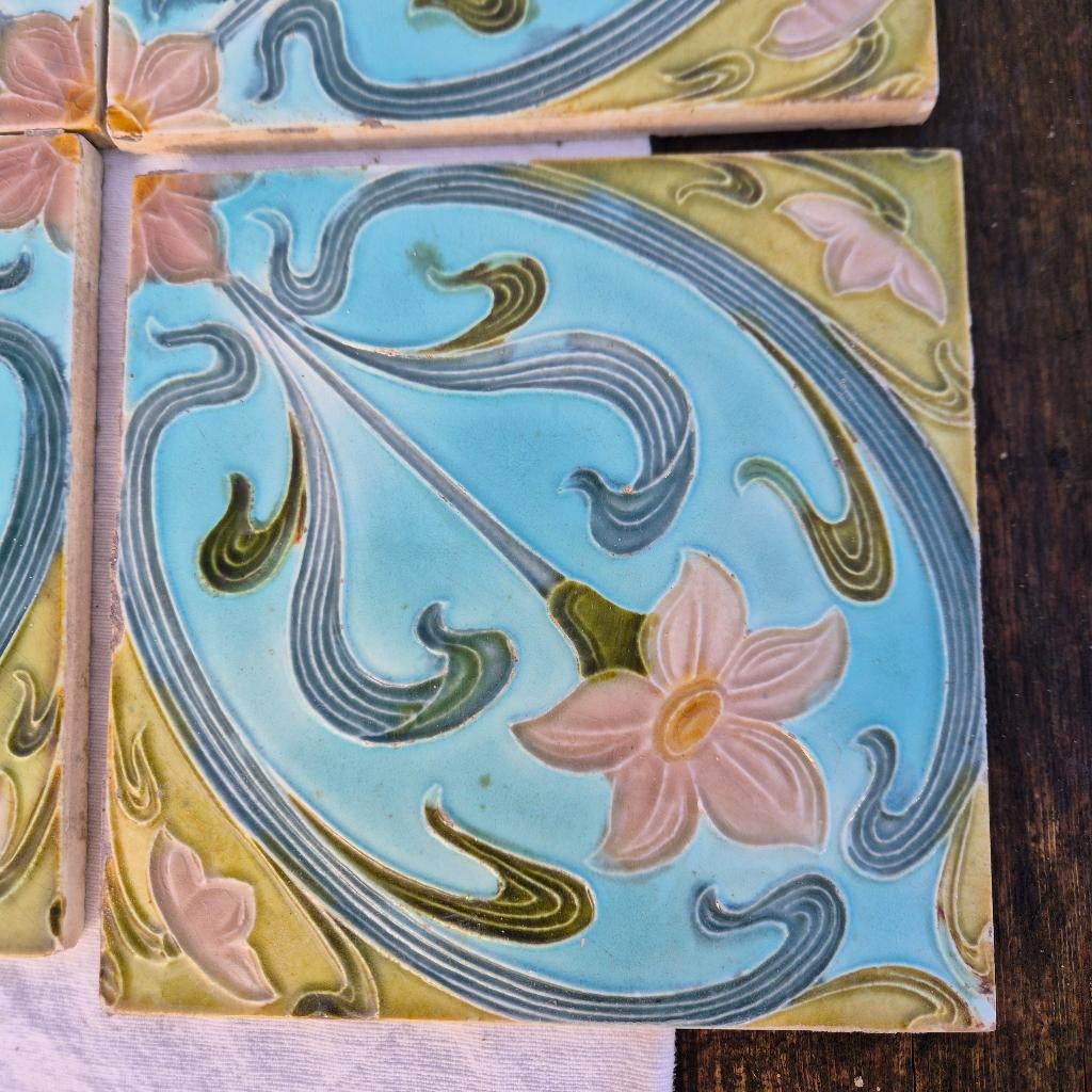 84 art nouveau wandtegels vierpas prachtige kleuren, Ophalen
