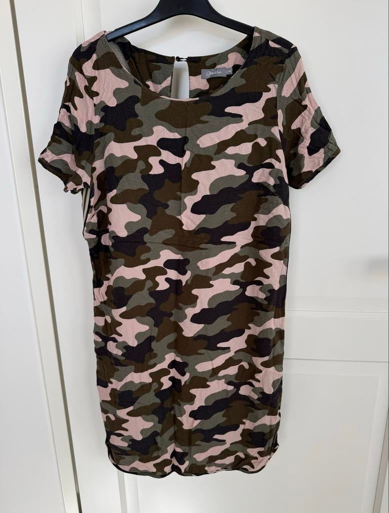 Geisha Camouflage Jurk met Bloemenprint - Maat L/40, Maat 38/40 (M), Ophalen of Verzenden, Gedragen, Boven de knie
