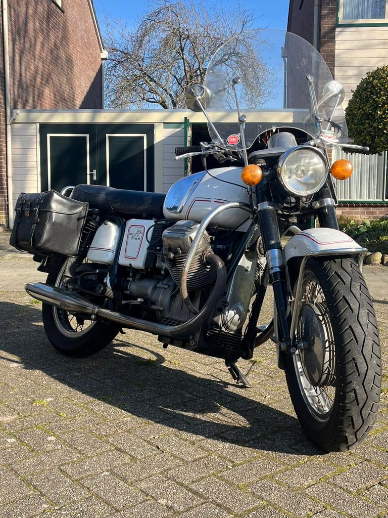 Moto guzzi V7 1969, Particulier