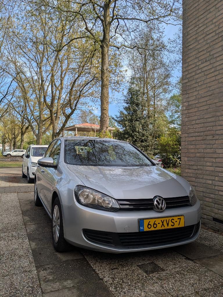 VW Golf 1.2 TSI; 1ste eigenaar + DEALER onderhouden, Auto's, Volkswagen, Voorwielaandrijving, Euro 5, Stof, Zwart