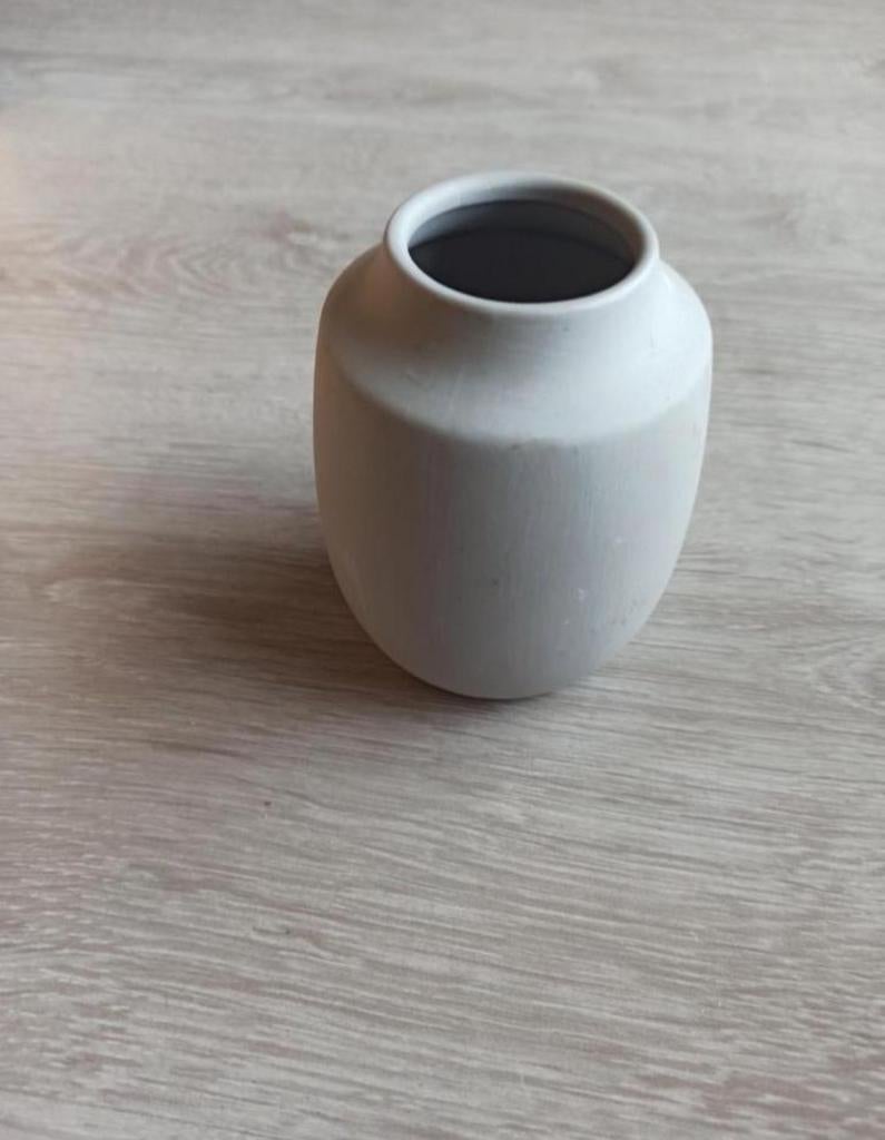 Grijs mini vaasje, Huis en Inrichting, Woonaccessoires | Vazen, Overige kleuren, Aardewerk of Porselein, Ophalen of Verzenden