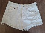 Levi's 501 Witte Denim Shorts - Maat W28, Kleding | Dames, Kort, Wit, Nieuw, Ophalen of Verzenden