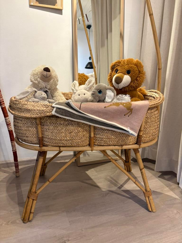 Rotan wiegje, Kinderen en Baby's, Babywiegjes en Ledikanten, Ophalen of Verzenden, Zo goed als nieuw, Wieg