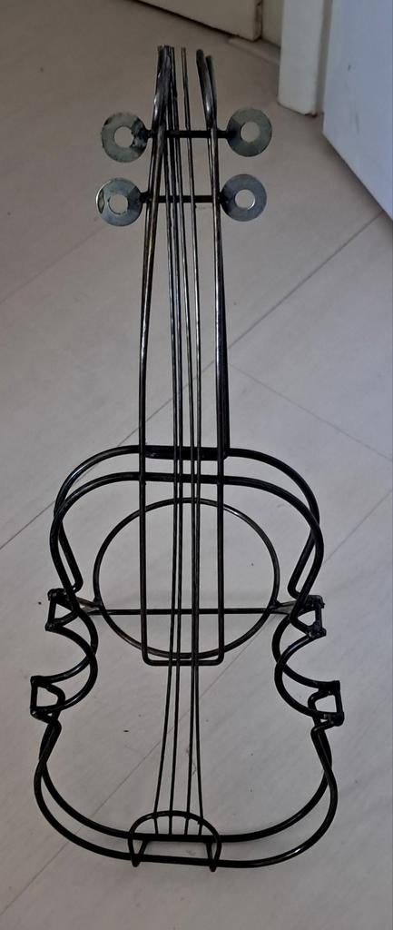 Decoratieve viool met houder van metaal, Ophalen, Zwart, Zo goed als nieuw, Metaal
