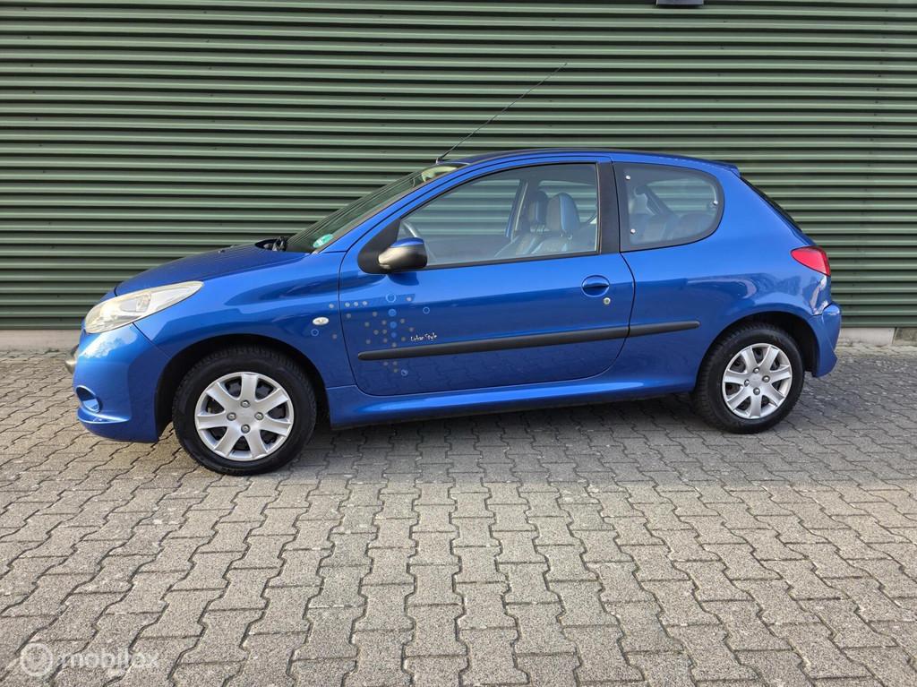 Peugeot 206 + 1.1 XR|Airco|Nieuwe Apk|, Voorwielaandrijving, Gebruikt, 31 €/maand, 4 cilinders
