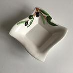 Bassano olijf schaal vierkant handgemaakt - NIEUW, Keramiek, Nieuw, Ophalen of Verzenden, Schaal of Schalen