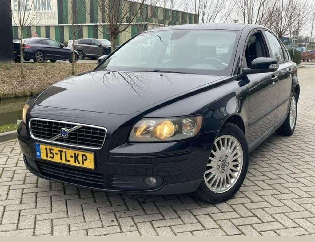 Volvo S40 1.8 (Ketting/ Koppakking/Dynamo) recent vervangen, 4 cilinders, Zwart, S40, Grijs