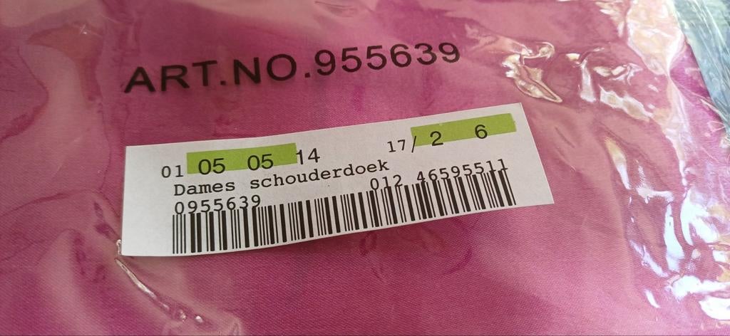 Roze dames schouderdoek met bloemenprint, Kleding | Dames, Mutsen, Sjaals en Handschoenen, Maat 38/40 (M), Nieuw, Ophalen of Verzenden