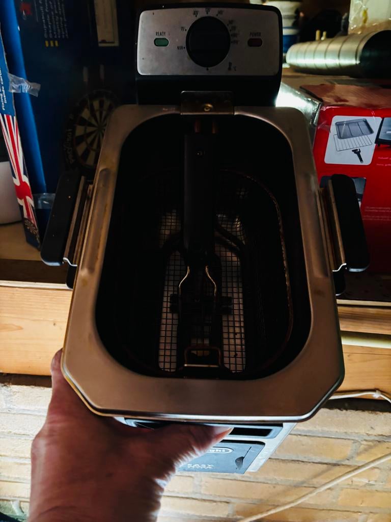 Kleine friteuse, 1 tot 2 liter, Ophalen, Zo goed als nieuw, Uitneembare binnenpan