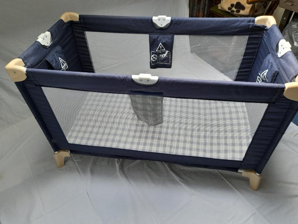 campingbedjes, Kinderen en Baby's, Babywiegjes en Ledikanten, Ophalen of Verzenden, Zo goed als nieuw, Reisbedje