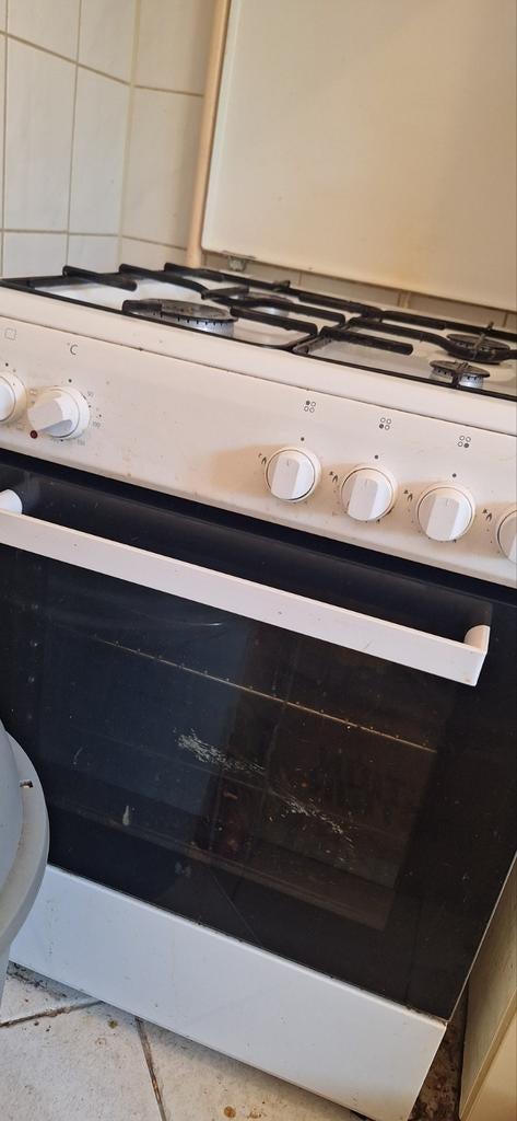 Etna fornhuis wegens verhuizing, Witgoed en Apparatuur, Fornuizen, Gebruikt, Gas, Vrijstaand, 85 tot 90 cm