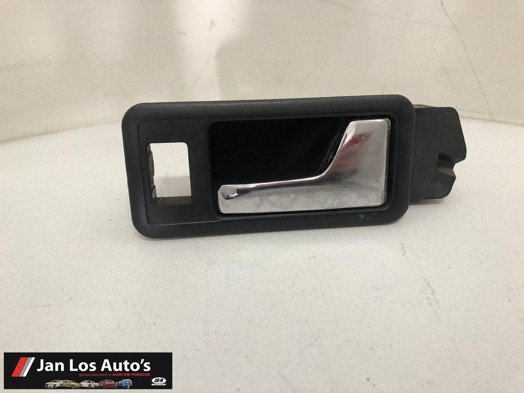 Deurgreep rechtsvoor binnen Audi 80 B3 ('86-'91) 893837020A, Gebruikt, -, Deur, -