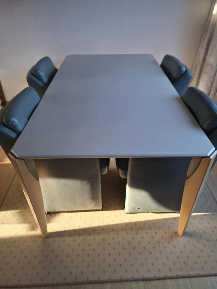 Eetkamertafel met vier leren kuipstoelen, Huis en Inrichting, Tafels | Eettafels, Zo goed als nieuw, 50 tot 100 cm, 150 tot 200 cm