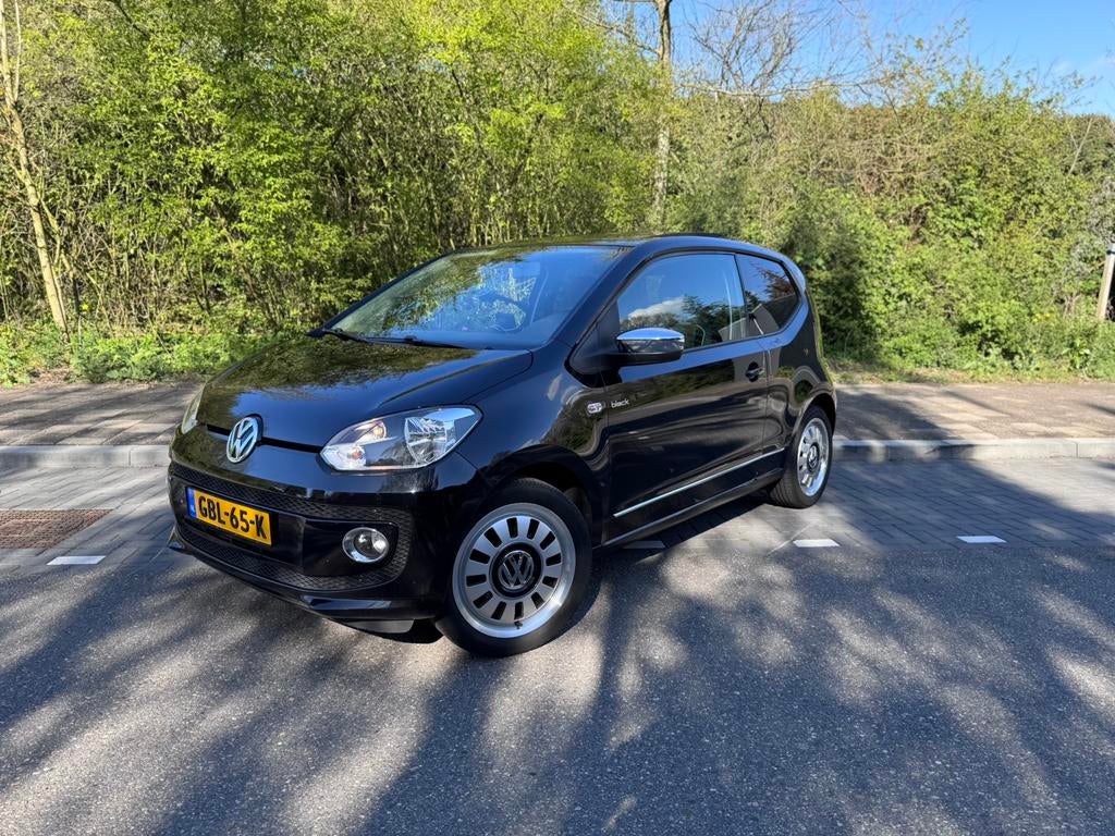 Volkswagen High up! Pano/Leder/CC/BT-audio/2 sets wielen, Auto's, 74 pk, Lederen bekleding, 4 stoelen, Zwart