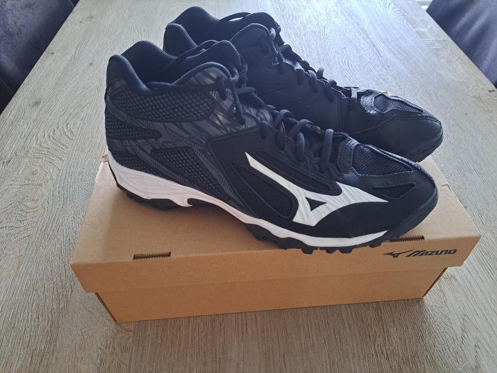 Mizuno Thunder Blade 3 outdoor / kunstgras schoenen
Maat 42, Ophalen of Verzenden, Zo goed als nieuw, Schoenen