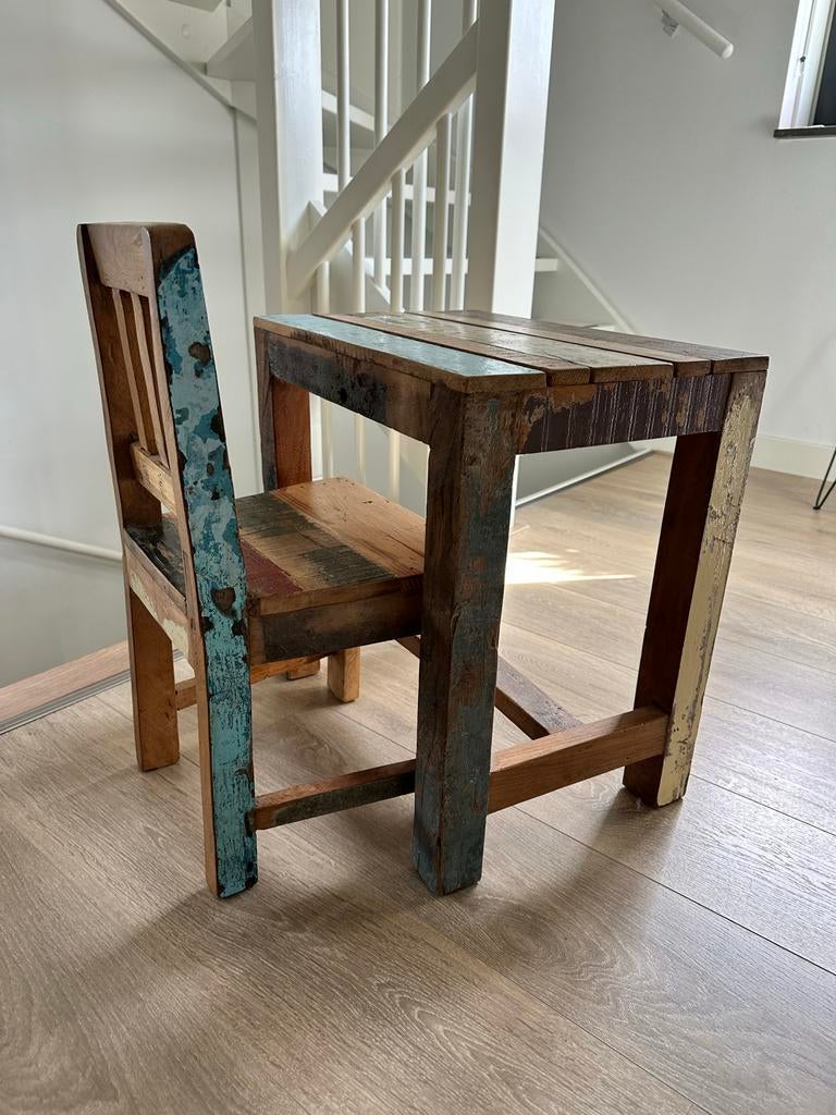 Houten tafeltje en stoeltje met leuke kleuren, Kinderen en Baby's, Kinderkamer | Tafels en Stoelen, Ophalen, Gebruikt, Tafel(s) en Stoel(en)