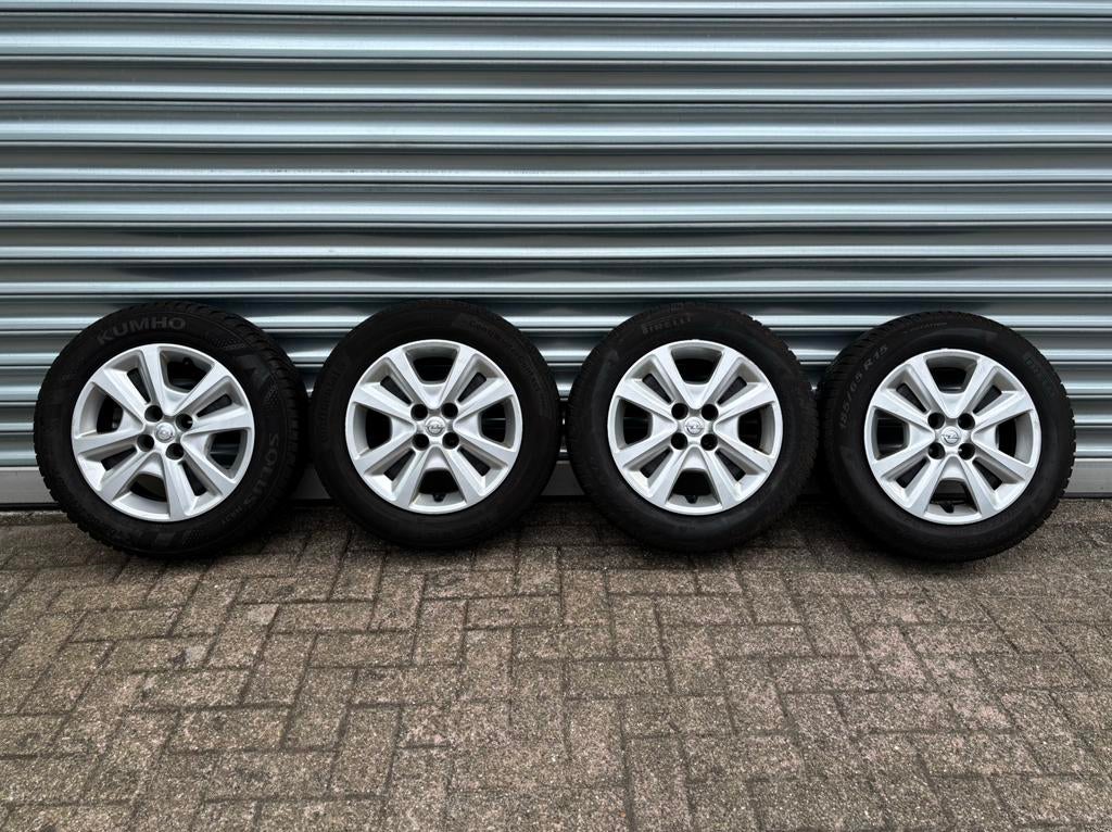 Opel Corsa D & E 4x100 15 inch velgen & banden + wieldoppen, Auto-onderdelen, Banden en Velgen, Ophalen, Gebruikt, 15 inch, Banden en Velgen