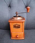 Oude houten koffiemolen ALKA., Ophalen of Verzenden