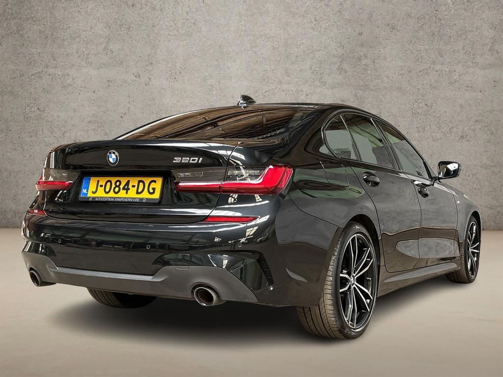 BMW 3 Serie 320i M Sport 184Pk Automaat (APPLE CARPLAY, M PA, Automaat, Achterwielaandrijving, Gebruikt, 4 cilinders