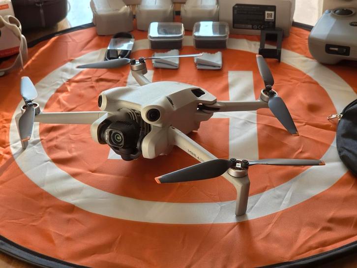 DJI Mini 4 Pro drone met accessoires, Audio, Tv en Foto, Drones, Zo goed als nieuw, Cameradrone, DJI, Minder dan 250 gram, Auto Follow