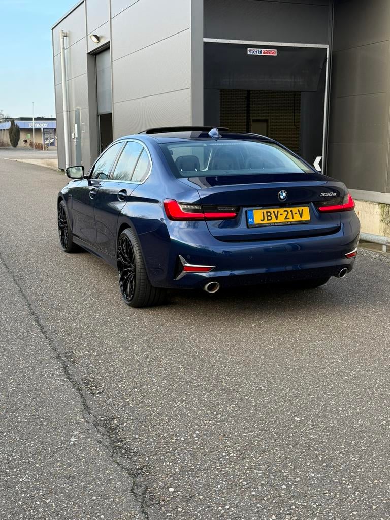 BMW 330e High Exc | Panorama | Automaat | Dealeronderhouden, Automaat, Leder, Dealer onderhouden, Sedan