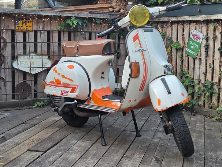 Leuke goed rijdende platina Vespa oldtimer scooter 177cc '82, Fietsen en Brommers, Scooters | Vespa, Benzine, Ophalen