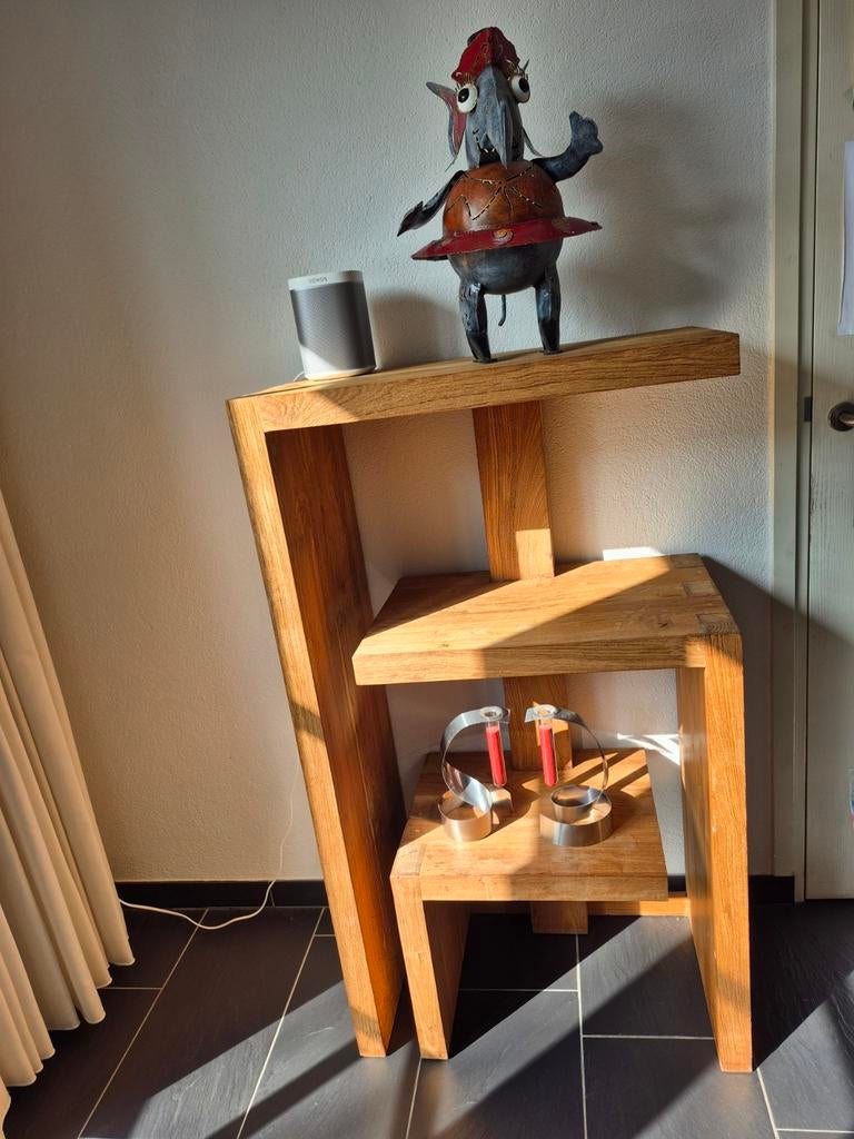 Unieke houten Meubel., Huis en Inrichting, Tafels | Bijzettafels, Ophalen, Modern, Robuust, 55 tot 75 cm, Zo goed als nieuw