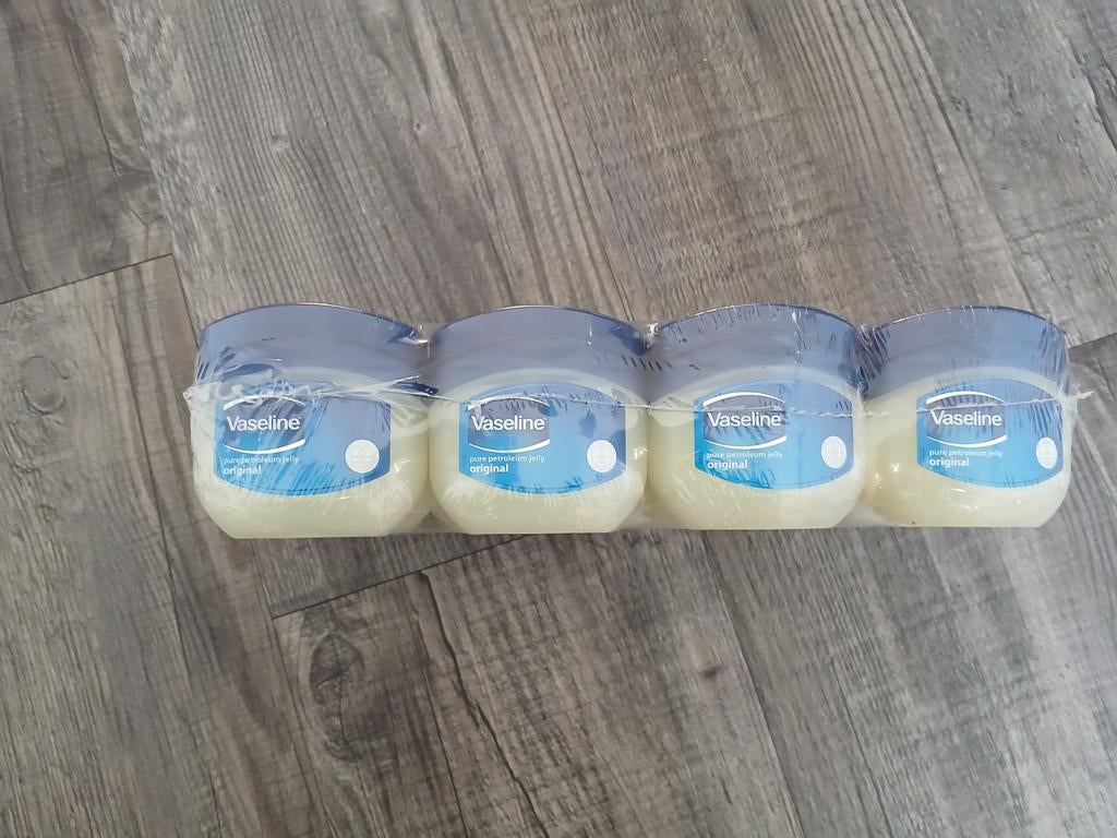 Potjes vaseline 144 stuks totaal van 50 ml, Ophalen of Verzenden, Nieuw, Bodylotion, Crème of Olie