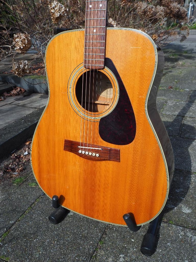 Yamaha FG 335 (1980) in goede staat., Ophalen of Verzenden, Gebruikt, Klassieke of Spaanse gitaar, Met (piezo-)element