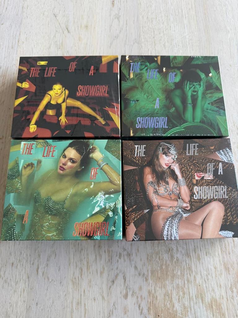 Taylor Swift - The Life of a Showgirl deluxe cd set, Ophalen of Verzenden, 2020 tot heden, Nieuw in verpakking, Boxset