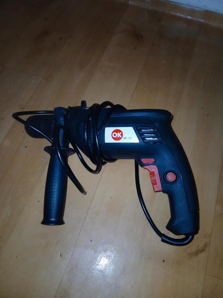 OK Boormachine KB-710, Doe-het-zelf en Verbouw, Gereedschap | Boormachines, Gebruikt, Boormachine, Minder dan 400 watt, Klopboormechanisme