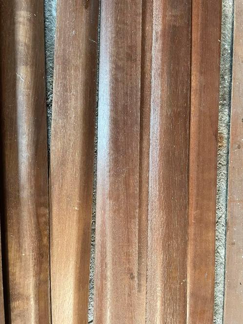 hardhout holle plint mahonie/ teak 70 meter, Doe-het-zelf en Verbouw, Plinten en Afwerking, Zo goed als nieuw, Plinten, Overige materialen