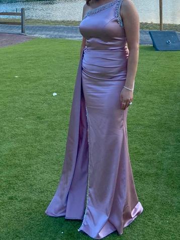 Elegante Avondjurk / Galajurk beschikbaar voor biedingen