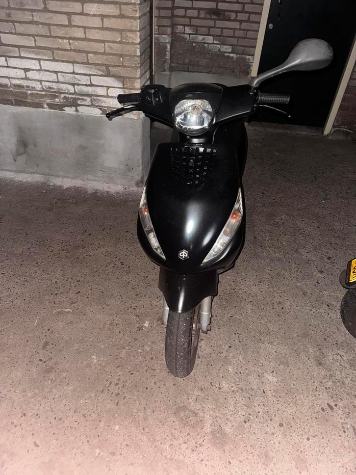 Piaggio zip 50cc, Fietsen en Brommers, Scooters | Piaggio, Gebruikt, Zip, Maximaal 45 km/u, Benzine, Ophalen