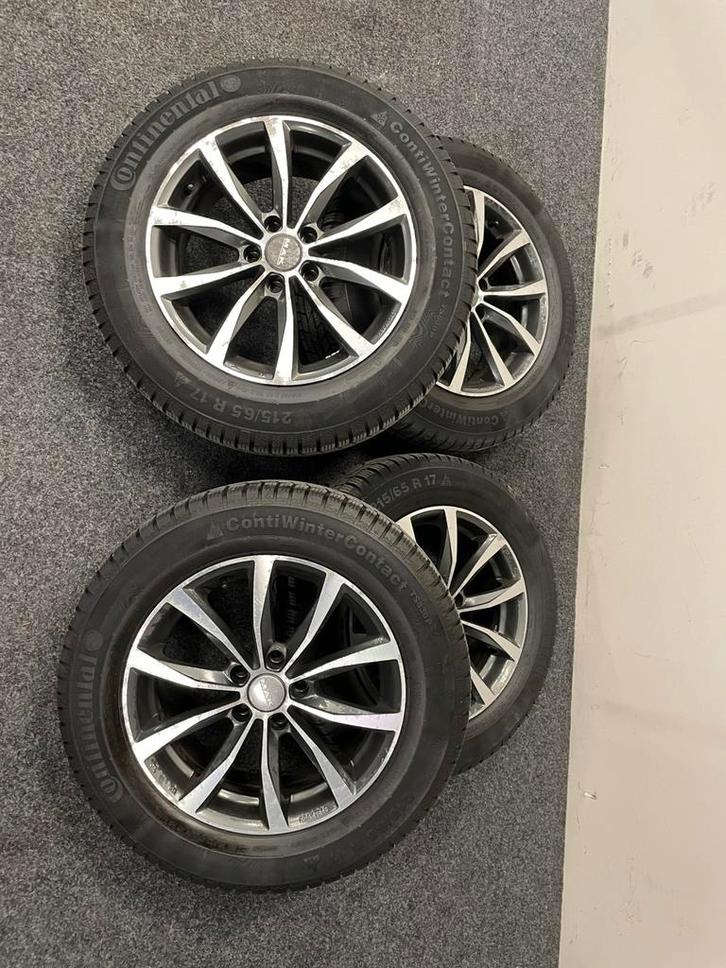 VW Tiguan 17 inch winterbanden set, Auto-onderdelen, Banden en Velgen, Banden en Velgen, Winterbanden, 17 inch, 215 mm, Ophalen