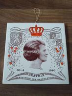 Koningin Beatrix tegel uit 1980 ( Holland 🟠), Verzamelen, Koninklijk Huis en Royalty, Nederland, Overige typen, Gebruikt, Ophalen of Verzenden