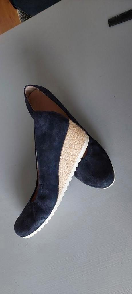 Gabor Ballerina's Maat 9.5 Blauw Suède met parelmoervleug, Kleding | Dames, Schoenen, Zo goed als nieuw, Ballerina's, Blauw, Ophalen of Verzenden
