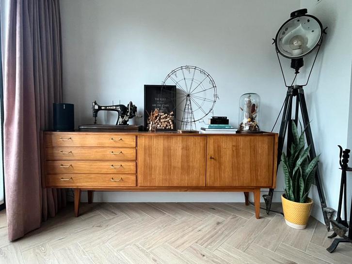 Dressoirkast jaren 60 stijl, Huis en Inrichting, Kasten | Dressoirs, Gebruikt, 200 cm of meer, 25 tot 50 cm, Met lade(s), Met deur(en)