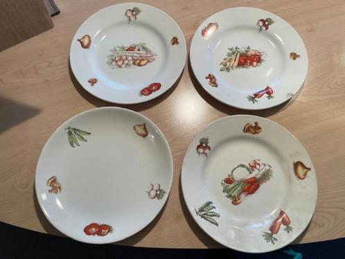 borden 4 stuks en sauskommetje met groente/fruit, Huis en Inrichting, Keuken | Servies, Bord(en), Overige stijlen, Ophalen of Verzenden