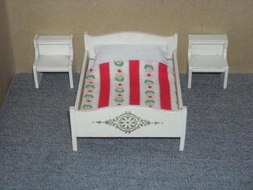 Zomerkoopje: Lundby bed en 2 nachttafeltjes beschikbaar voor biedingen