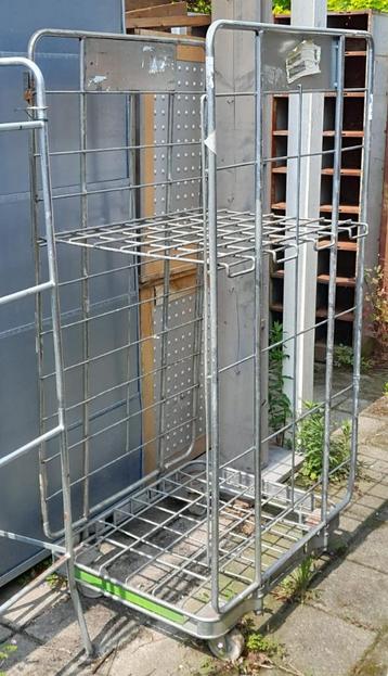 1x rolcontainer / magazijnkar beschikbaar voor biedingen