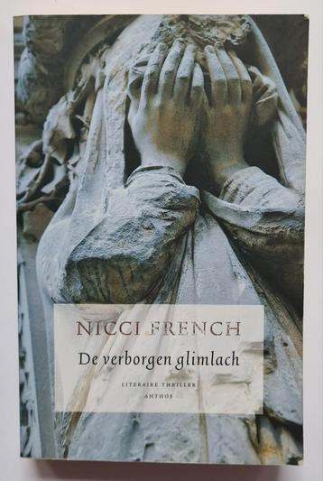 Nicci French - De verborgen glimlach beschikbaar voor biedingen