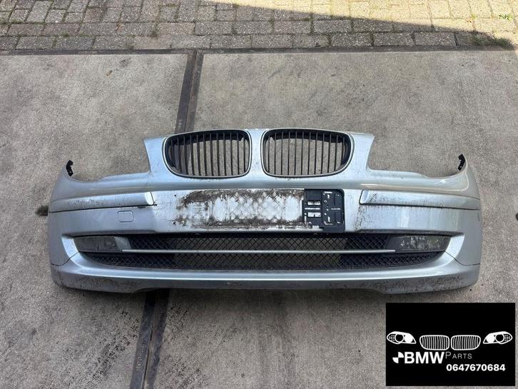 Voorbumper bumper Bmw 1-Serie E81 E82 E87 E88 zilver, Auto-onderdelen, Carrosserie en Plaatwerk, Bumper, BMW, Voor, Gebruikt, Ophalen of Verzenden