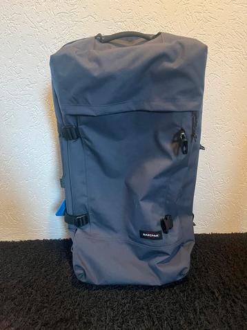 Eastpak Tranverz L grijs beschikbaar voor biedingen